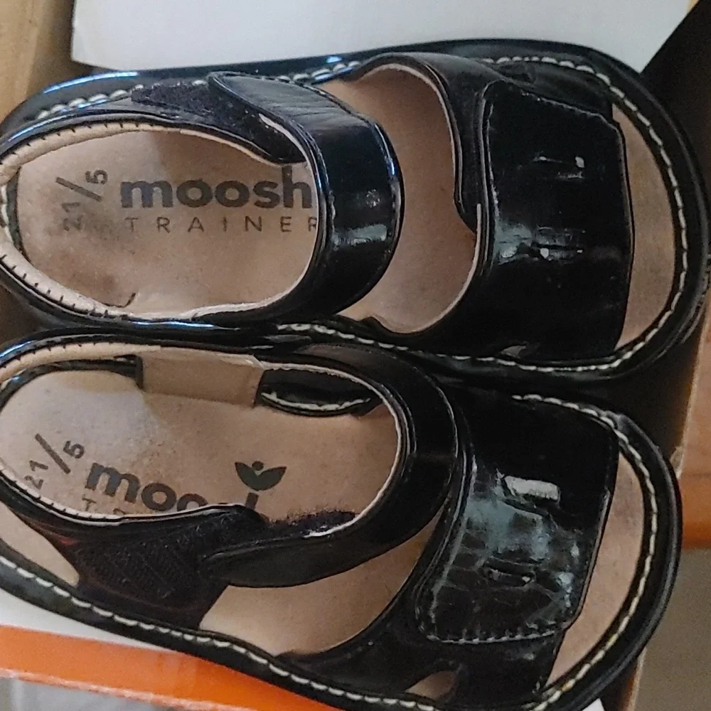 Sandals - Picture 4 of 6
